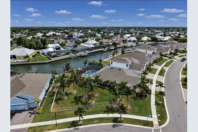954 Signet Drive, Apollo Beach, FL 33572 - Photo 4