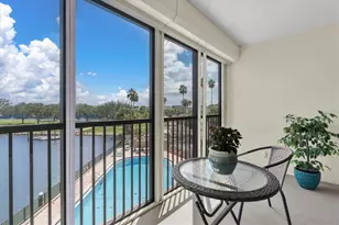 10355 Paradise Blvd, Treasure Island, FL 33706 - Photo 14
