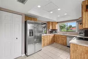 103 Valencia Ct N, Plant City, FL 33566 - Photo 8