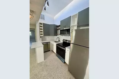 319 20th Avenue S, Saint Petersburg, FL 33705 - Photo 30