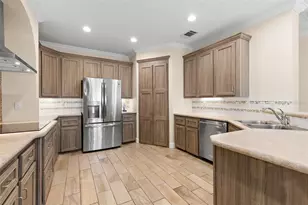 7300 Americana Dr NE, Saint Petersburg, FL 33702 - Photo 20