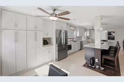 5860 Bayshore Drive, Seminole, FL 33772 - Photo 10