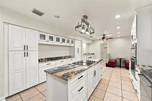 115 Hickory Creek Dr, Brandon, FL 33511 - Photo 18