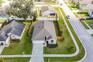 5818 Azure Dr, Wesley Chapel, FL 33545 - Photo 2