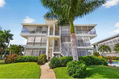 1000 N Shore Drive NE #2, Saint Petersburg, FL 33701 - Photo 1