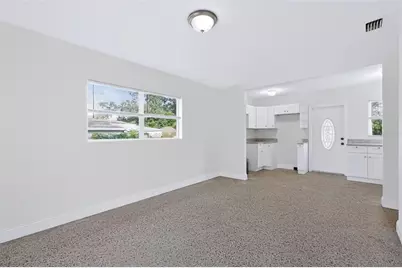 2438 N Ramona Circle, Tampa, FL 33612 - Photo 6