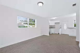 2438 N Ramona Cir, Tampa, FL 33612 - Photo 6