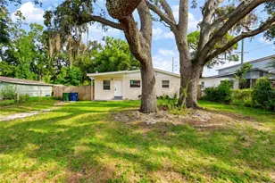 2438 N Ramona Cir, Tampa, FL 33612 - Photo 2