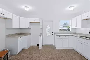 2438 N Ramona Cir, Tampa, FL 33612 - Photo 10