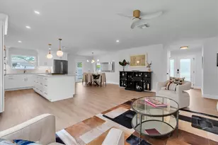 2010 Pinellas Point Dr S, Saint Petersburg, FL 33712 - Photo 10