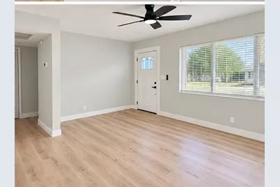 745 63rd Avenue S, Saint Petersburg, FL 33705 - Photo 2