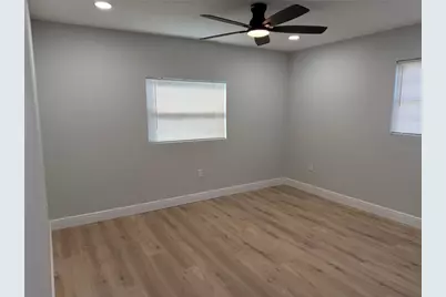 745 63rd Avenue S, Saint Petersburg, FL 33705 - Photo 14