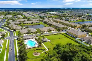 2011 Hawks View Dr, Ruskin, FL 33570 - Photo 44