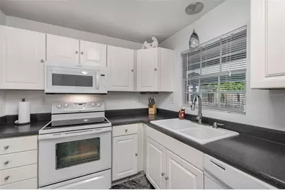 3705 W Tyson Avenue, Tampa, FL 33611 - Photo 8