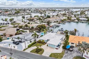11425 5th St E, Treasure Island, FL 33706 - Photo 30