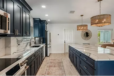 11425 5th Street E, Treasure Island, FL 33706 - Photo 8