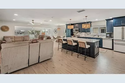 11425 5th Street E, Treasure Island, FL 33706 - Photo 12