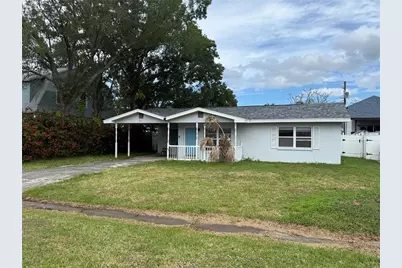 321 83rd Avenue NE, Saint Petersburg, FL 33702 - Photo 2