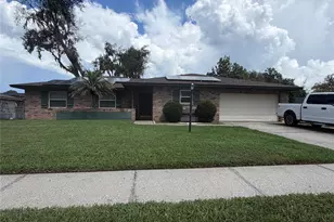 814 Shangri La Dr, Seffner, FL 33584 - Photo 1