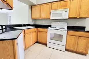 30911 Midtown Ct, Wesley Chapel, FL 33545 - Photo 8