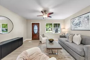 14756 Mockingbird Ln E, Clearwater, FL 33760 - Photo 10