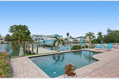 544 Lillian Drive, Madeira Beach, FL 33708 - Photo 10