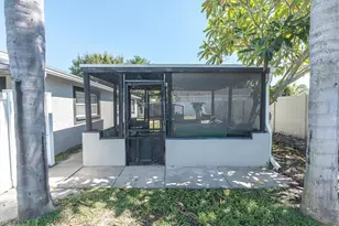 1951 Taylor Lake Cir, Seminole, FL 33778 - Photo 26