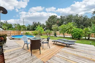 398 Colony Point Rd S, Saint Petersburg, FL 33705 - Photo 30