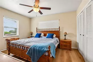 398 Colony Point Rd S, Saint Petersburg, FL 33705 - Photo 18