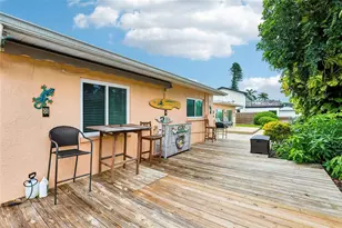 398 Colony Point Rd S, Saint Petersburg, FL 33705 - Photo 28