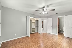 8410 Angela Ct, Zephyrhills, FL 33541 - Photo 28