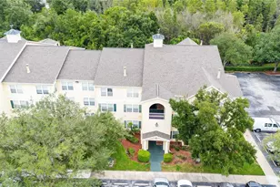 18235 Bridle Club Dr, Tampa, FL 33647 - Photo 4