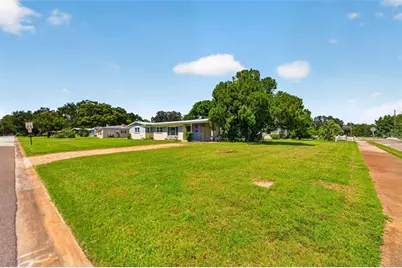 6401 34th Avenue N, Saint Petersburg, FL 33710 - Photo 2