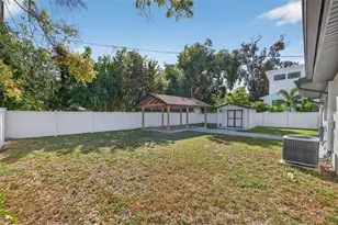 4420 Pompano Dr SE, Saint Petersburg, FL 33705 - Photo 18