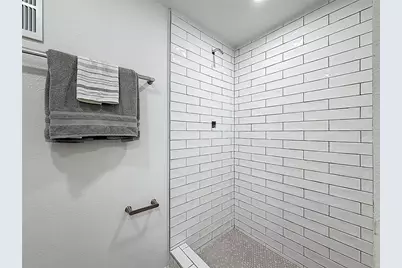 4550 Cove Circle #106, Saint Petersburg, FL 33708 - Photo 20