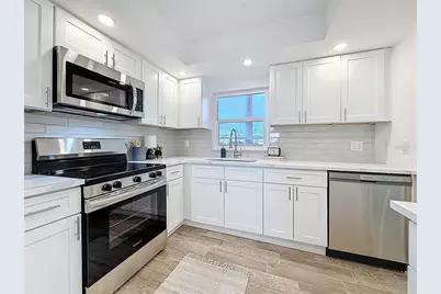 4550 Cove Circle #106, Saint Petersburg, FL 33708 - Photo 8