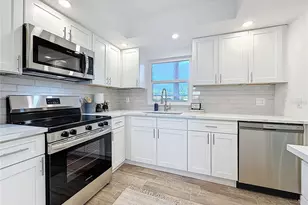 4550 Cove Cir, Saint Petersburg, FL 33708 - Photo 8