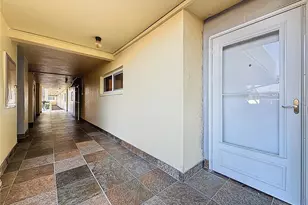 4550 Cove Cir, Saint Petersburg, FL 33708 - Photo 2