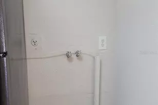 711 Russell Ln, Brandon, FL 33510 - Photo 22