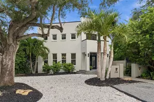 2703 W Price Ave, Tampa, FL 33611 - Photo 2