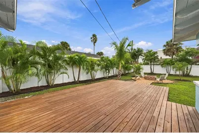 15424 2nd Street E, Madeira Beach, FL 33708 - Photo 8