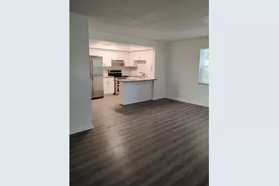 116 SW Jefferson Circle #5, Saint Petersburg, FL 33703 - Photo 2