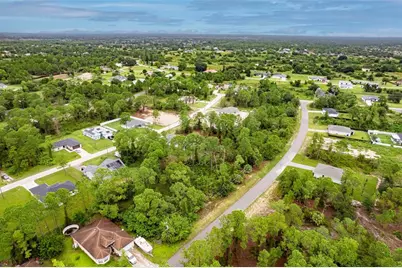720 Bahama Avenue S, Lehigh Acres, FL 33974 - Photo 6