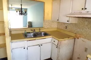 1442 Mission Dr W, Clearwater, FL 33759 - Photo 6