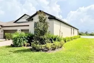 9758 Campanula Ct, Land O Lakes, FL 34637 - Photo 2