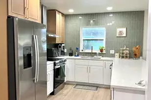 5833 Dartmouth Ave N, Saint Petersburg, FL 33710 - Photo 8