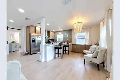 5833 Dartmouth Avenue N, Saint Petersburg, FL 33710 - Photo 8