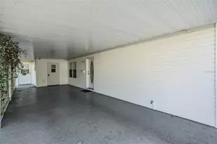 37700 Neukom Ave, Zephyrhills, FL 33541 - Photo 32