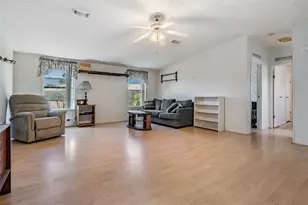 37700 Neukom Ave, Zephyrhills, FL 33541 - Photo 8