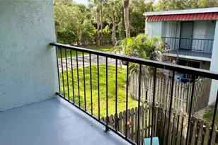 2830 Somerset Park Dr, Tampa, FL 33613 - Photo 22